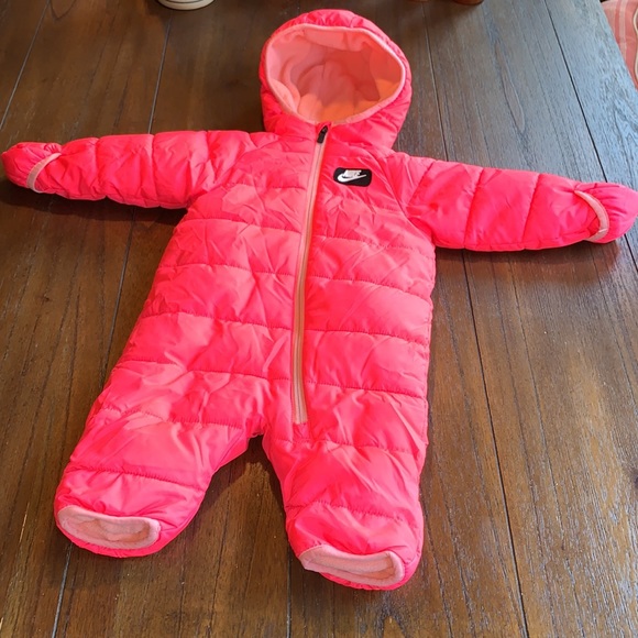 NWOT Nike Baby Puffer Snowsuit Bright Neon Racer Pink - Picture 2 of 9